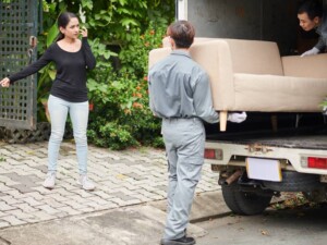 What Are the Benefits of Hiring Professional Movers?